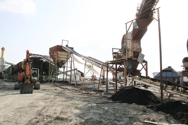 Çiğ kömür lavı fabrikasının bir bölümü. Tekirdağ, Türkiye