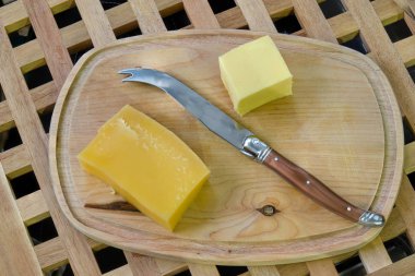 bıçak peyniri ve tereyağı