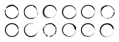 Düz doğrusal tasarım. Grunge afiş koleksiyonu. Unvan için bir takım grunge daireleri. İzole vektör ögeleri.