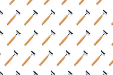 Beyaz arkaplanda sıfır atık aksesuarı.