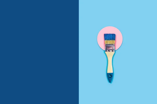 Two toned background with paint brush. — Stock Photo, Image