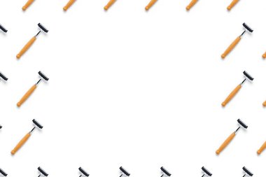 Beyaz arkaplanda sıfır atık aksesuarı.