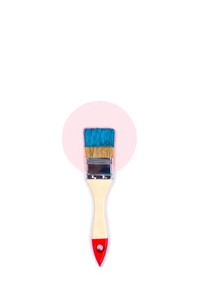 Imagem Renovação Fundo Branco Isolado Com Pincel Tinta Rosa Azul — Fotografia de Stock