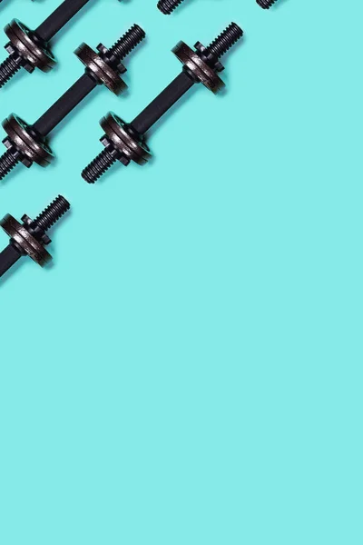 Renk arkaplanındaki Dumbbell.