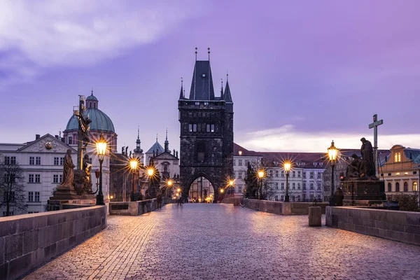 sunrise, Prag'daki Charles Köprüsü