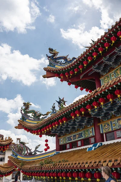 Kuala Lumpur, Malezya Pagoda çatısı kırmızı fenerlerle süslenmiş