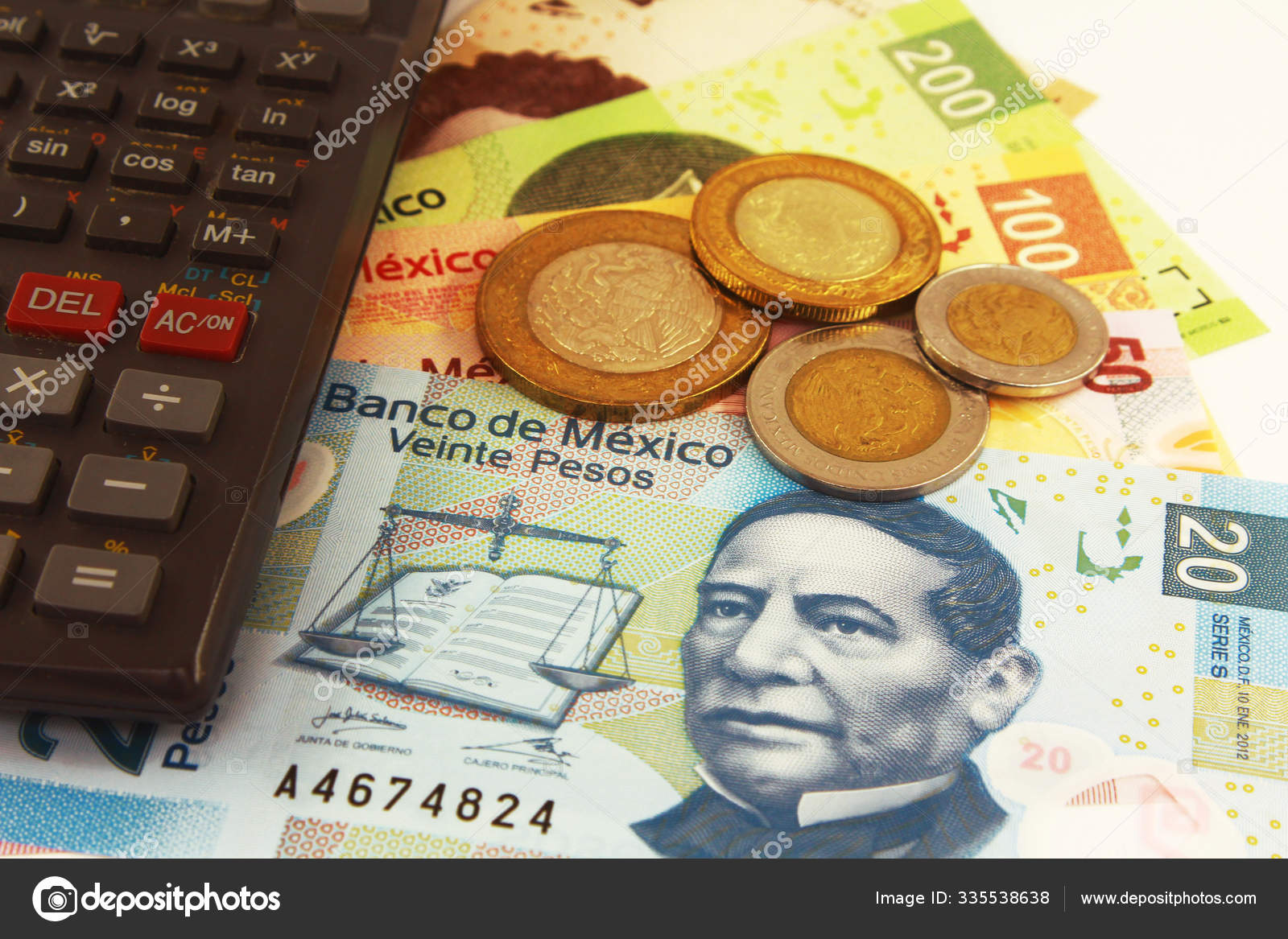 墨西哥货币墨西哥货币—— 库存社论照片© kikinunchi #335538638
