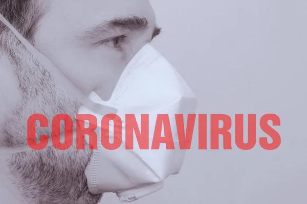 Koronavirüs için maske takan adam