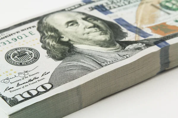 Egy Halom Amerikai Pénz Száz Dollár Készpénz Fehér Háttérrel Egy — Stock Fotó