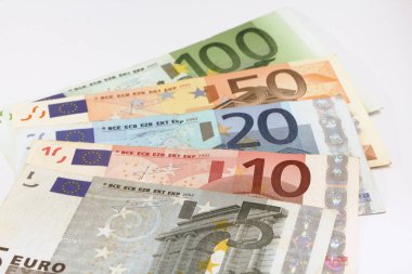 Euro para birimi, euro para banknotları, nakit para, euro faturaları.