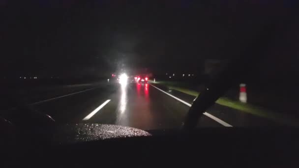 Bilder Från Biltur Natt Bilarna Kommer Och Torkarna Bilen Fungerar — Stockvideo