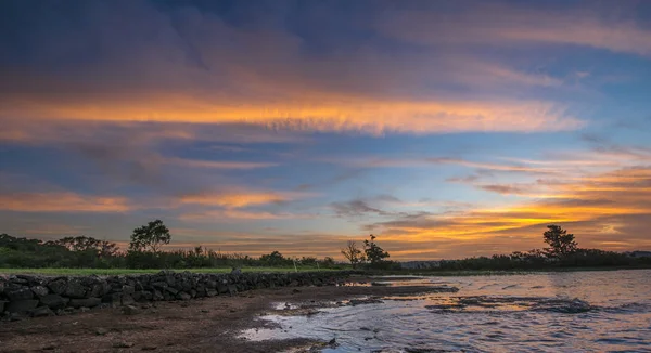 Pôr do sol do lago Fitz Roy em terras altas do sul NSW . — Fotografia de Stock