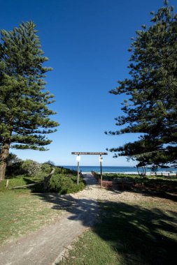 Plaj Kuzey Sydney mağara.