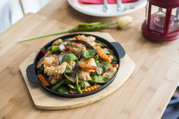 Thai basil stir fried with seafood. — Stock Photo, Image