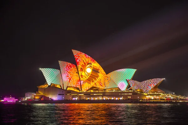Sydney Opera House illuminated light during Vivid Sydney 2017 — Stock Photo, Image