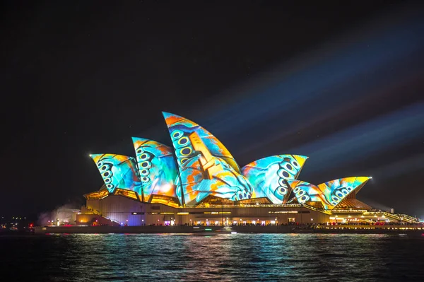 Opéra de Sydney lumière éclairée pendant Vivid Sydney 2017 — Photo