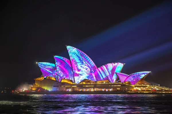 Opéra de Sydney lumière éclairée pendant Vivid Sydney 2017 — Photo