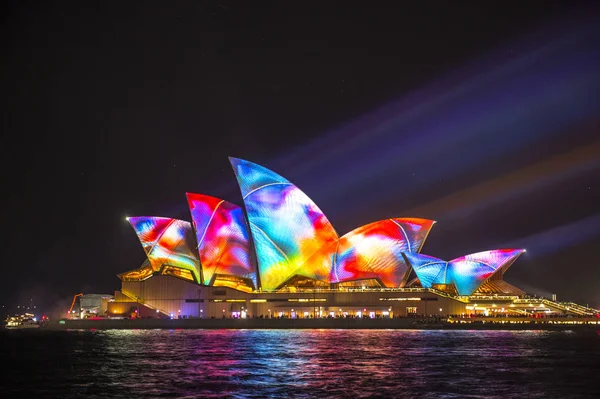 Sydney Opera House illuminated light during Vivid Sydney 2017 — Stock Photo, Image