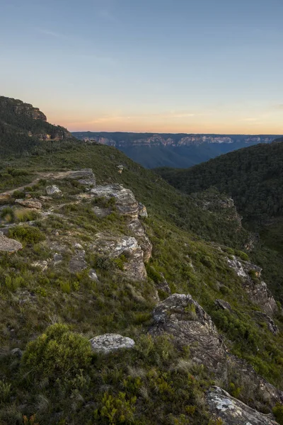 Grand canyon des montagnes bleues au coucher du soleil — Photo