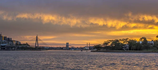 カラフルな夕日シドニー都市景観 — ストック写真