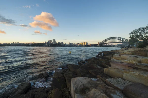 黄昏时的 barangaroo 点和达令港 — 图库照片