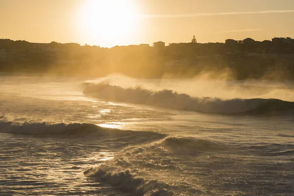 Piękny poranek od plaży Bondi w Sydney, Australia — Zdjęcie stockowe
