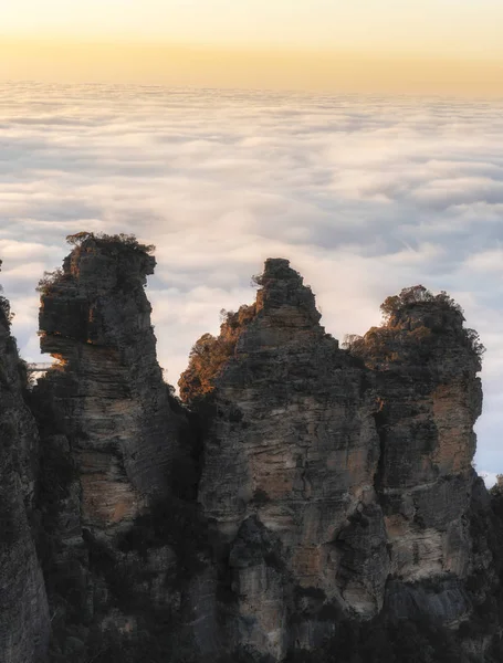 蓝莫山著名的三姊妹砂岩组 — 图库照片