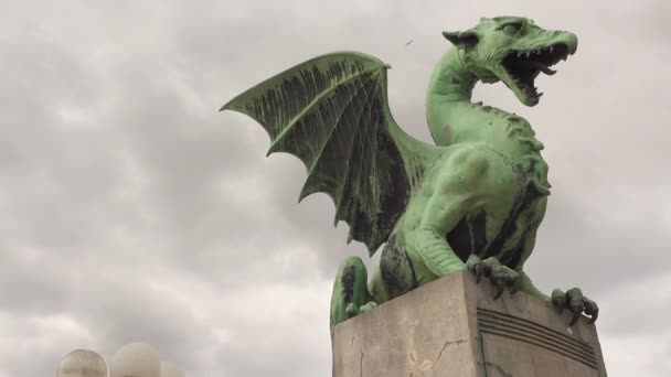 Dragon Bridge in Ljubljana, Slovenia — Stock Video