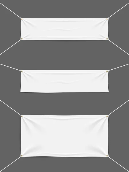Bannière blanche vierge avec corde et plis. Modèle drapeau suspendu textile à vendre. Tissu étiré vide, toile, tissu horizontal sur fond isolé. Bannière réaliste pour le texte. vecteur — Image vectorielle