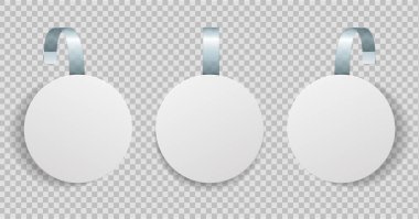 Beyaz sallanan sallanan sallanan kuklalar. Süpermarketteki raf için indirim etiketi. Mağazalardaki raflar için 3D plastik nokta. Şeffaf arkaplanda boş fiyat etiketi asılı. Yuvarlak tutucu. vektör