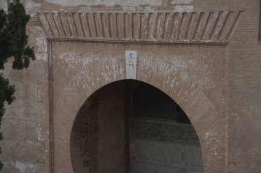 Efsanevi el, Adalet Kapıları (Puerta de la Justicia), Alhambra, Granada, Endülüs, İspanya.