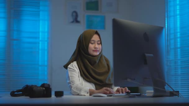 Soft Focus Young Asian Muslims Woman Working Home Night Wearing — Stock Video