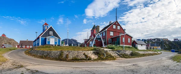 Panorama de la iglesia Bethel Blue y el Museo Sisimiut - Katersugaasiviat, Groenlandia —  Fotos de Stock