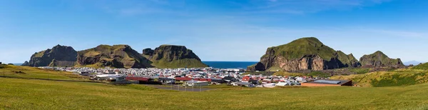 Panoramautsikt över centrala Heimaey Island, Westmanöarna, Island — Stockfoto