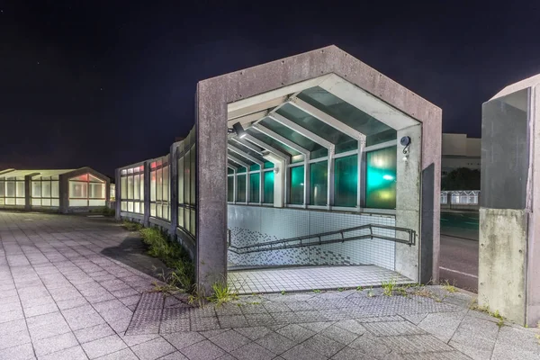 Enrance de una pasarela peatonal subterránea, ubicada en la carretera prefectura 60 in.Kanazawa, Ishikawa, Japón . — Foto de Stock