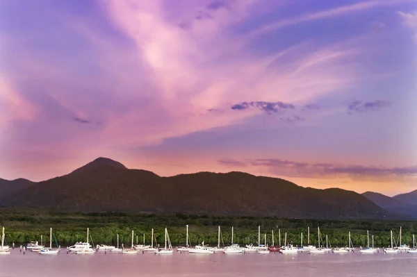 Group of sailboat over sky at sunset in the Cairns Harbor, Australia — Stock Photo, Image