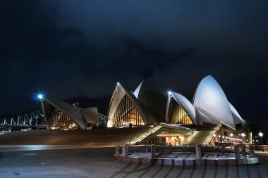 Gece Opera Binası ve gezinti güvertesi, Sydney, Avustralya.
