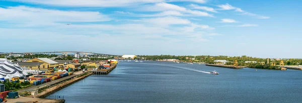 Vista panorâmica do porto e do terminal de cruzeiros de Brisbane, Austrália — Fotografia de Stock