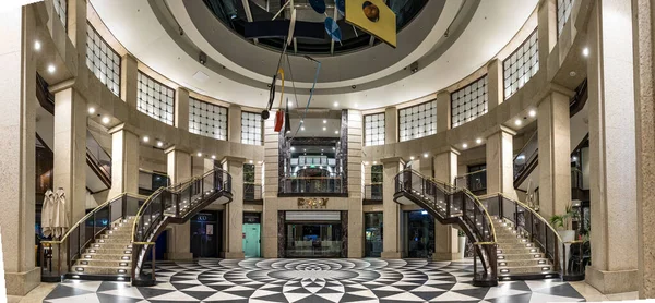 The former Dendy actual United Cinemas at Opera Quays at night with no people, Sydney. — Stock fotografie