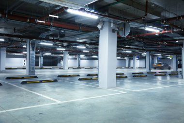 Yeraltı otoparkının yatay görüntüsü