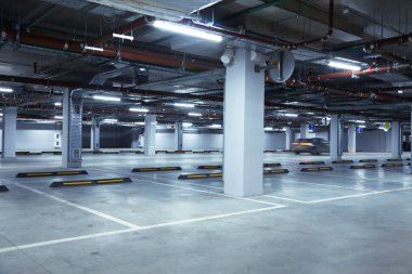Yeraltı otoparkının yatay görüntüsü