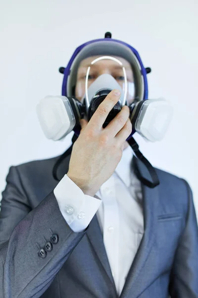 Image Affärsman Bär Skyddande Mask Mot Virus Och Föroreningar — Stockfoto
