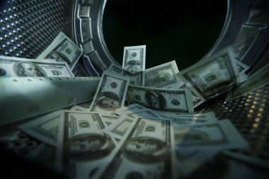 Makinede para aklama, para aklama, finansal dolandırıcılık konsepti.