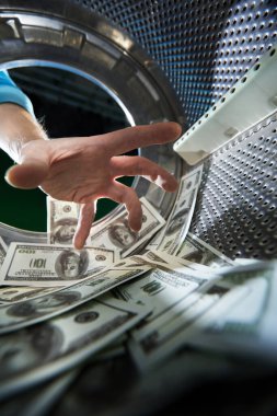 Makinede para aklama, kara para aklama, finansal dolandırıcılık.