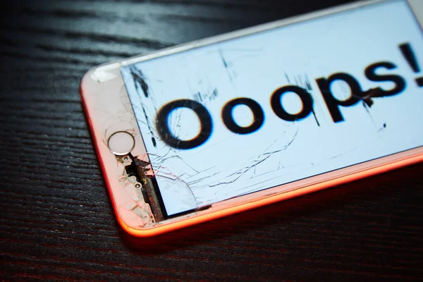 Imagen Smartphone Con Pantalla Rota Palabra Ooops — Foto de Stock