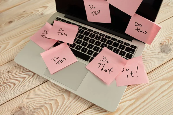 Image Laptop Full Sticky Notes Reminders Screen Work Overload Concept — Stock Photo, Image