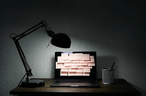 Image Laptop Full Sticky Notes Reminders Screen Late Night Work — Stock Photo, Image