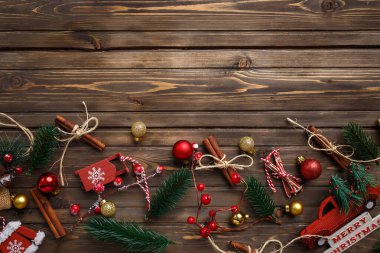 Tahtada süslemeleri olan bir Noel arkaplanı. Boşluğu Kopyala