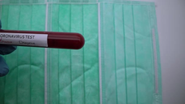 Máscara Protetora Teste Covid Positivo Amostra Laboratorial Análises Sangue Para — Vídeo de Stock