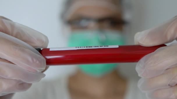 Movimento Lento Mulher Asiática Com Tubo Teste Positivo Amostra Sangue — Vídeo de Stock